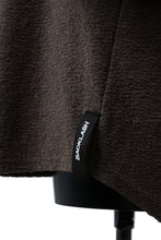 Load image into Gallery viewer, ISAMU KATAYAMA BACKLASH OVER FITTED CUT & SEWN / RANDOM PILE FABRIC (KHAKI)