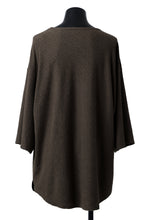 Load image into Gallery viewer, ISAMU KATAYAMA BACKLASH OVER FITTED CUT & SEWN / RANDOM PILE FABRIC (KHAKI)