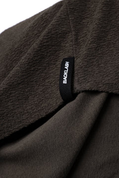 Load image into Gallery viewer, ISAMU KATAYAMA BACKLASH OVER FITTED CUT & SEWN / RANDOM PILE FABRIC (KHAKI)