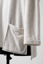 Load image into Gallery viewer, ISAMU KATAYAMA BACKLASH LONG SLEEVE CUT & SEWN / RANDOM PILE FABRIC (BEIGE)
