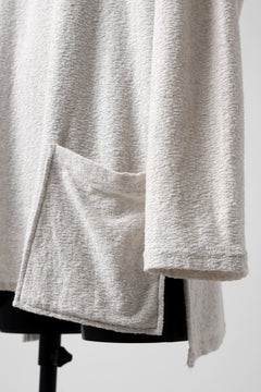 Load image into Gallery viewer, ISAMU KATAYAMA BACKLASH LONG SLEEVE CUT & SEWN / RANDOM PILE FABRIC (BEIGE)