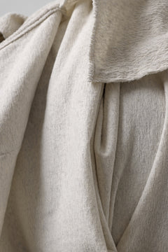 Load image into Gallery viewer, ISAMU KATAYAMA BACKLASH LONG SLEEVE CUT & SEWN / RANDOM PILE FABRIC (BEIGE)