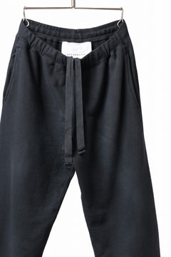 画像をギャラリービューアに読み込む, DEFORMATER.® THREE PROCESSING SWEAT REGULAR PANT - DYED/BIO/FROST EFFECT (VINTAGE BLACK)