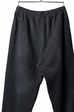 画像をギャラリービューアに読み込む, DEFORMATER.® THREE PROCESSING SWEAT REGULAR PANT - DYED/BIO/FROST EFFECT (VINTAGE BLACK)