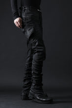 画像をギャラリービューアに読み込む, masnada SLIM JEANS / REPURPOSED STRETCH (BLACK HAND SMEARED RESIN)