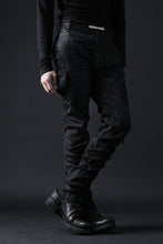 画像をギャラリービューアに読み込む, masnada SLIM JEANS / REPURPOSED STRETCH (BLACK HAND SMEARED RESIN)