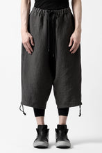 Load image into Gallery viewer, ISAMU KATAYAMA BACKLASH EASY SHORTS / SOFT LINEN (CHARCOAL BLACK)