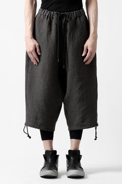 Load image into Gallery viewer, ISAMU KATAYAMA BACKLASH EASY SHORTS / SOFT LINEN (CHARCOAL BLACK)