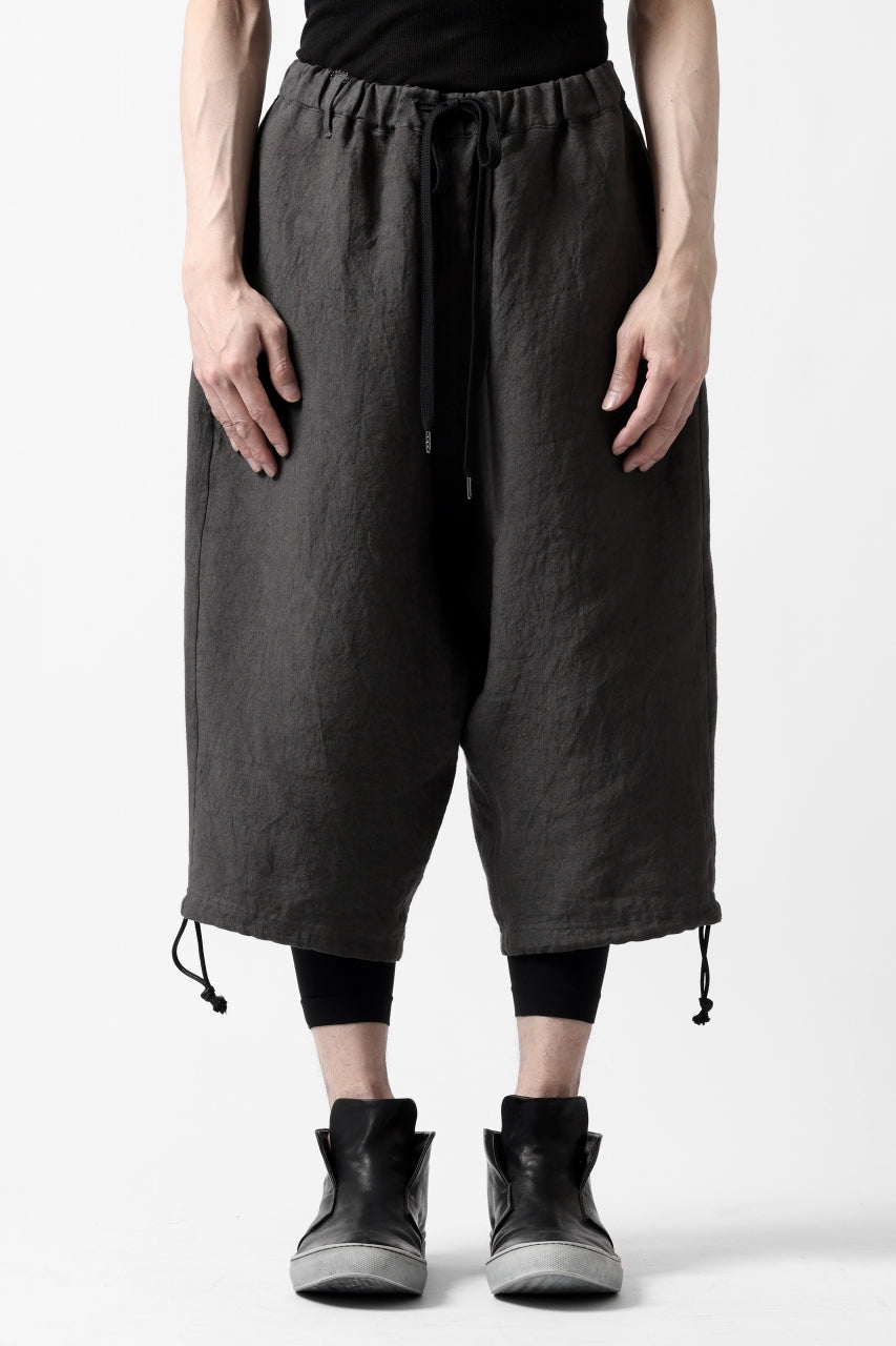Load image into Gallery viewer, ISAMU KATAYAMA BACKLASH EASY SHORTS / SOFT LINEN (CHARCOAL BLACK)