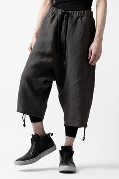 Load image into Gallery viewer, ISAMU KATAYAMA BACKLASH EASY SHORTS / SOFT LINEN (CHARCOAL BLACK)