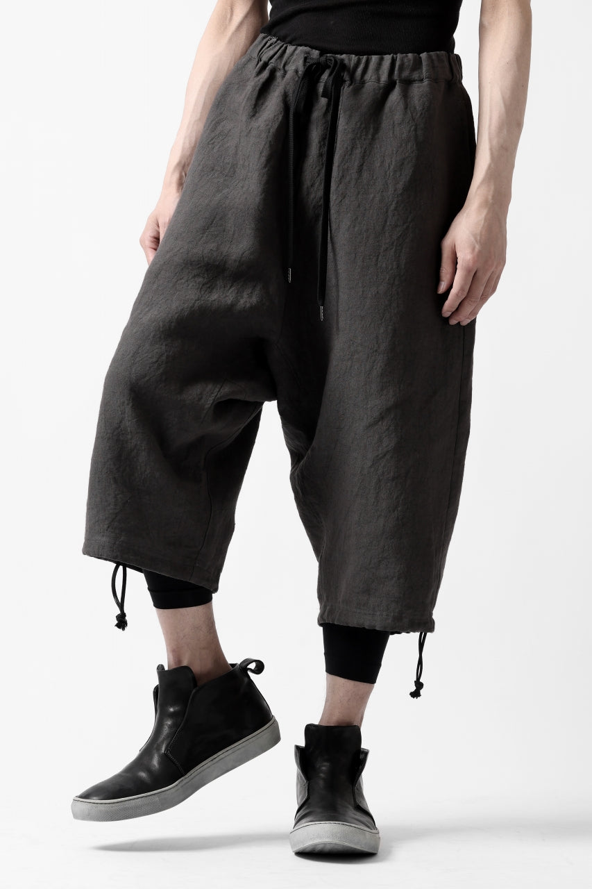 Load image into Gallery viewer, ISAMU KATAYAMA BACKLASH EASY SHORTS / SOFT LINEN (CHARCOAL BLACK)