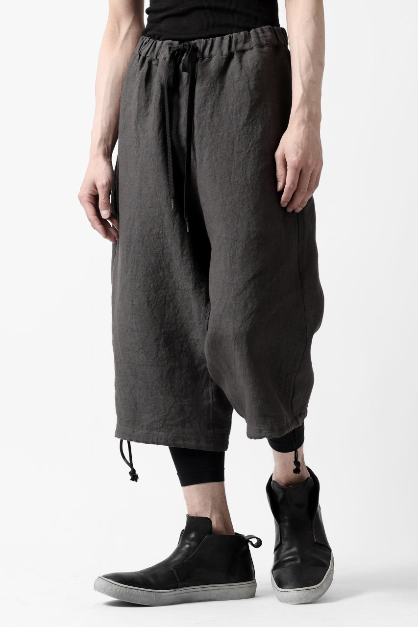 Load image into Gallery viewer, ISAMU KATAYAMA BACKLASH EASY SHORTS / SOFT LINEN (CHARCOAL BLACK)