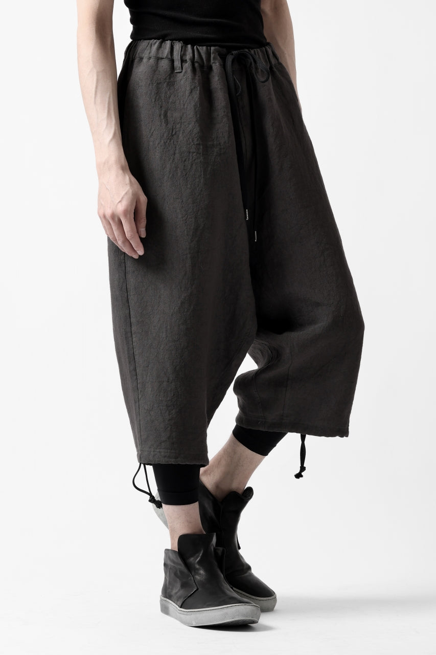 Load image into Gallery viewer, ISAMU KATAYAMA BACKLASH EASY SHORTS / SOFT LINEN (CHARCOAL BLACK)