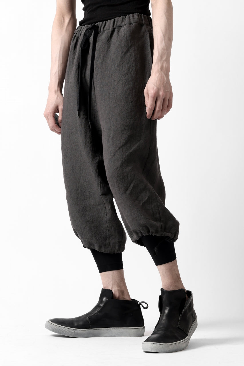 Load image into Gallery viewer, ISAMU KATAYAMA BACKLASH EASY SHORTS / SOFT LINEN (CHARCOAL BLACK)