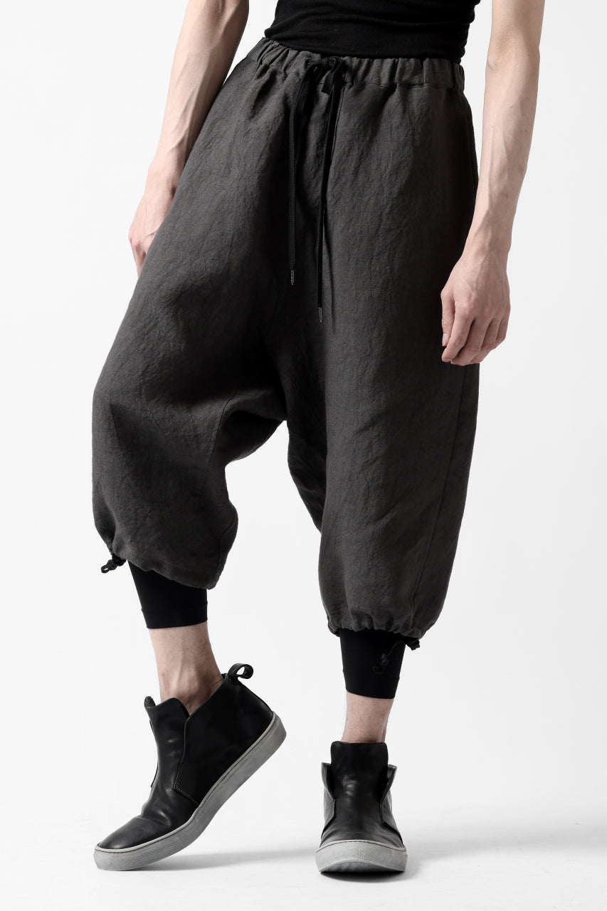 Load image into Gallery viewer, ISAMU KATAYAMA BACKLASH EASY SHORTS / SOFT LINEN (CHARCOAL BLACK)
