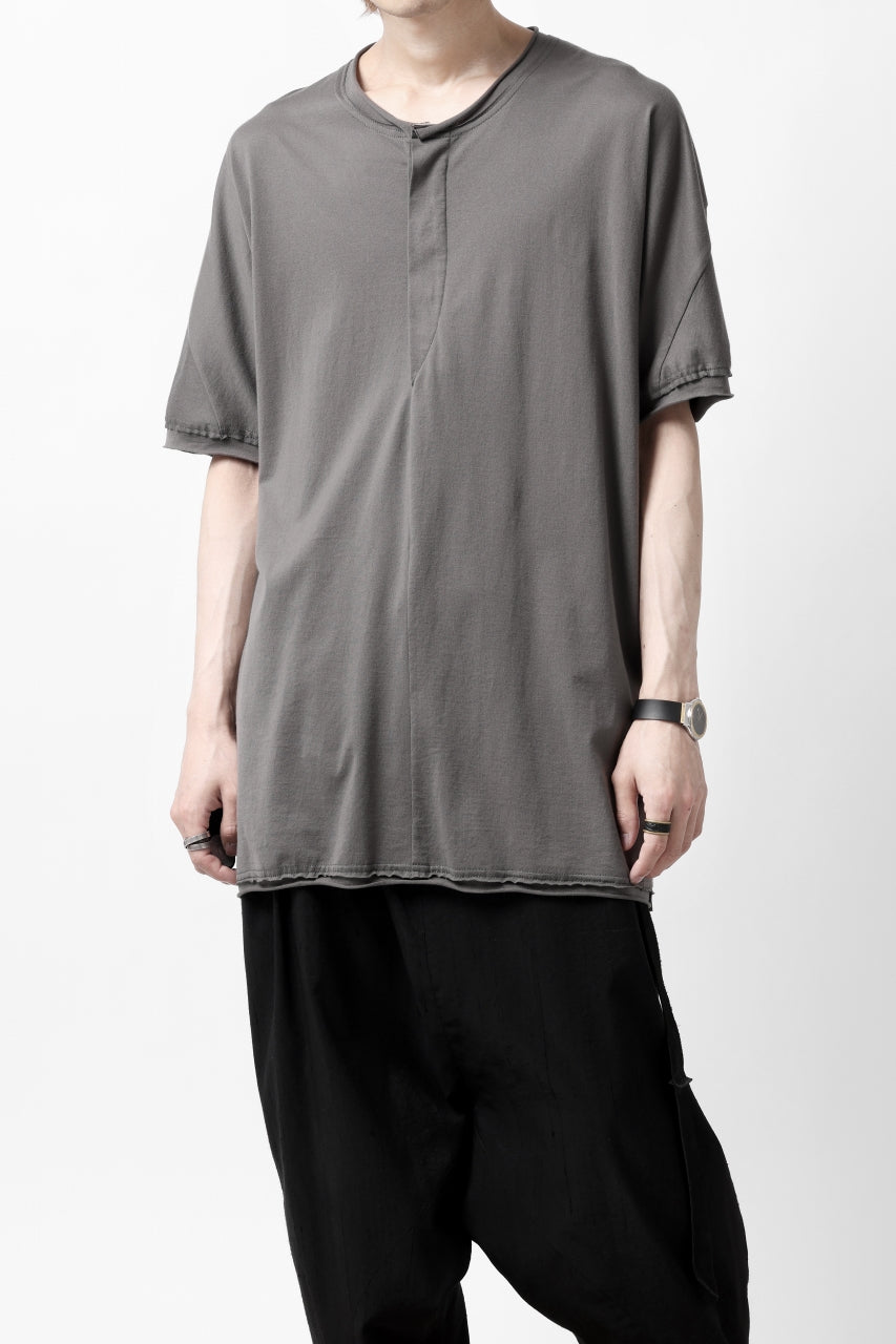 画像をギャラリービューアに読み込む, Hannibal. Hidden Button Placket T-Shirt / adrian 111. (STONE)