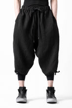 Load image into Gallery viewer, ISAMU KATAYAMA BACKLASH EASY SHORTS / SOFT LINEN (BLACK)