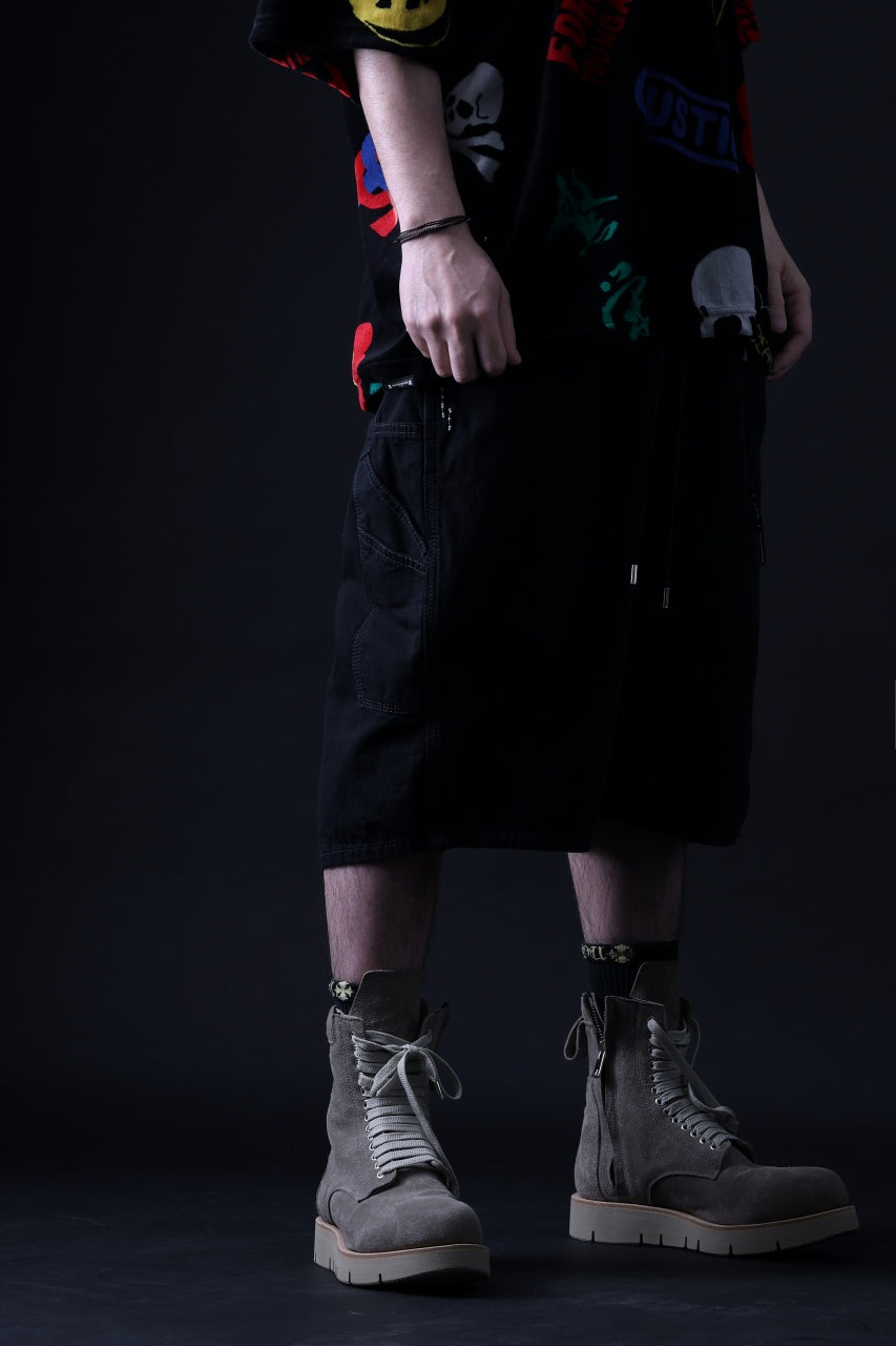 Load image into Gallery viewer, mastermind JAPAN LIGHT OZ SELVEDGE DENIM WORK SHORTS / SPECIAL WATER REPELLENT (BLACK)