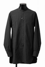 画像をギャラリービューアに読み込む, KLASICA BAND COLLAR FINE STITCHED SHIRT / HAND DYED COTTON-LINEN (BLACK)