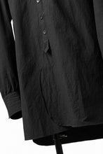 画像をギャラリービューアに読み込む, KLASICA BAND COLLAR FINE STITCHED SHIRT / HAND DYED COTTON-LINEN (BLACK)