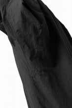 画像をギャラリービューアに読み込む, KLASICA BAND COLLAR FINE STITCHED SHIRT / HAND DYED COTTON-LINEN (BLACK)