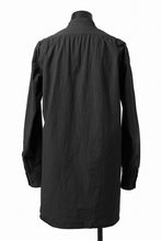 画像をギャラリービューアに読み込む, KLASICA BAND COLLAR FINE STITCHED SHIRT / HAND DYED COTTON-LINEN (BLACK)