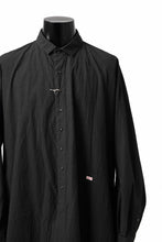 画像をギャラリービューアに読み込む, KLASICA REGULAR COLLAR OVER SIZED SHIRT / HAND DYED COTTON-LINEN (BLACK)
