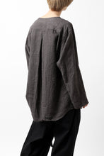 画像をギャラリービューアに読み込む, YUTA MATSUOKA exclusive round neck shirt / brushed linen canvas (brown)