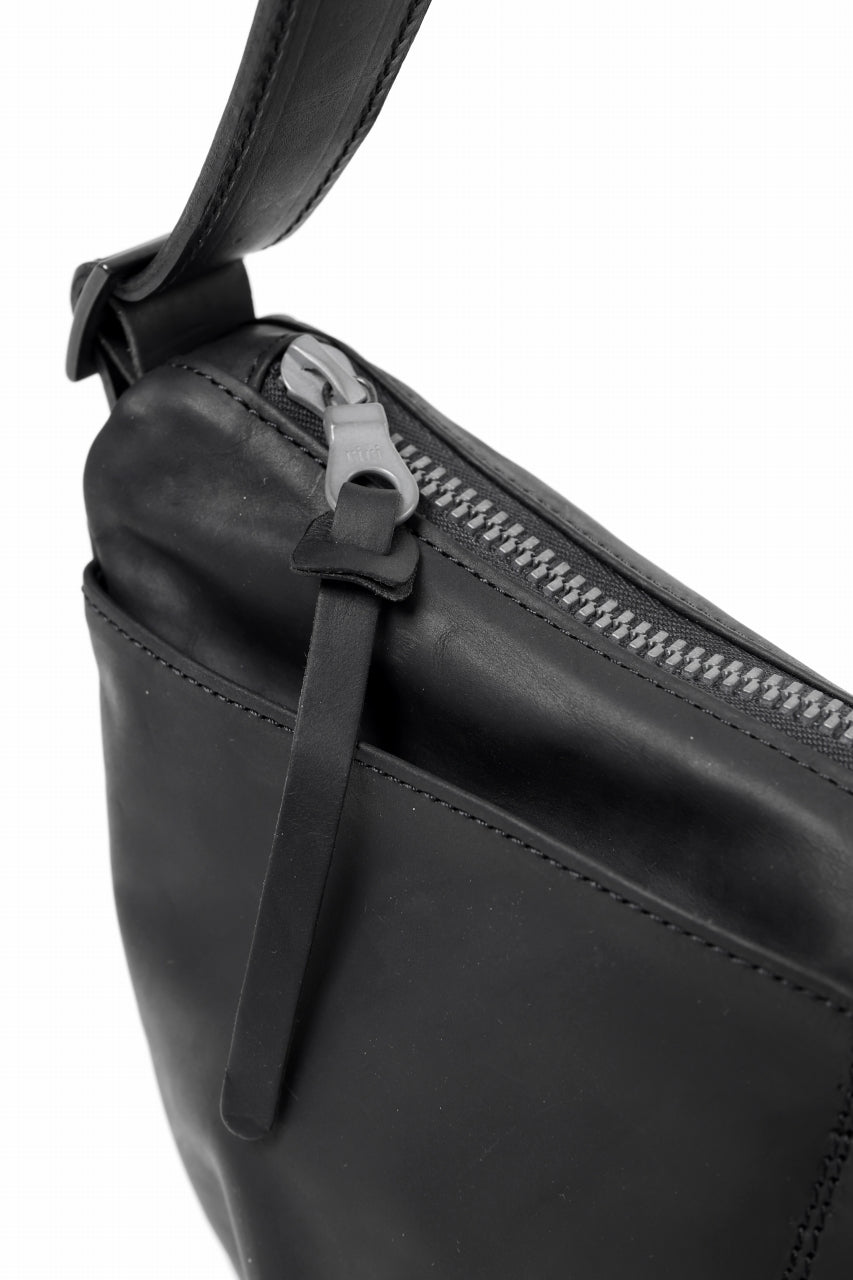 画像をギャラリービューアに読み込む, ISAMU KATAYAMA BACKLASH exclusive UTILITY BAG / GUIDI OILED CALF (BLACK)