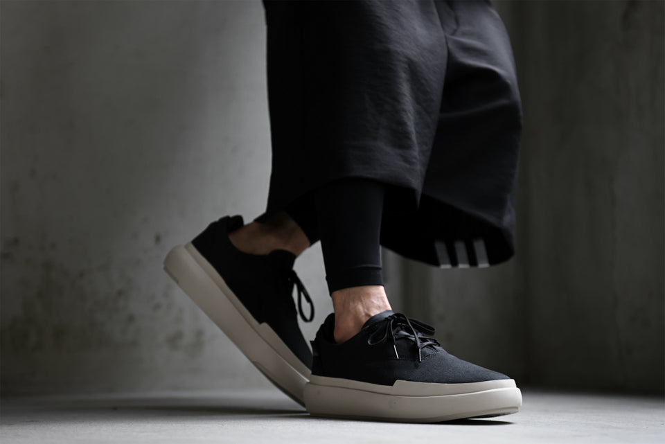 画像をギャラリービューアに読み込む, Y-3 Yohji Yamamoto AJATU COURT FORMAL SNEAKERS (BLACK/BLACK/CLEARBROWN)