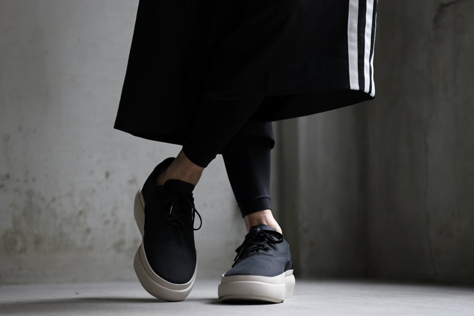 画像をギャラリービューアに読み込む, Y-3 Yohji Yamamoto AJATU COURT FORMAL SNEAKERS (BLACK/BLACK/CLEARBROWN)