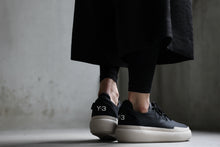 画像をギャラリービューアに読み込む, Y-3 Yohji Yamamoto AJATU COURT FORMAL SNEAKERS (BLACK/BLACK/CLEARBROWN)