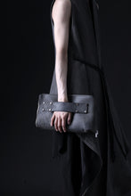 画像をギャラリービューアに読み込む, ierib onepiece clutch-bag / Shell Cordovan (MARBLE GREY #B)