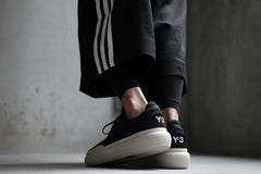 画像をギャラリービューアに読み込む, Y-3 Yohji Yamamoto AJATU COURT FORMAL SNEAKERS (BLACK/BLACK/CLEARBROWN)