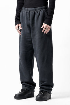 画像をギャラリービューアに読み込む, DEFORMATER.® THREE PROCESSING SWEAT REGULAR PANT - DYED/BIO/FROST EFFECT (VINTAGE BLACK)