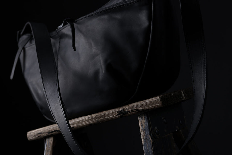 画像をギャラリービューアに読み込む, ISAMU KATAYAMA BACKLASH exclusive UTILITY BAG / GUIDI OILED CALF (BLACK)