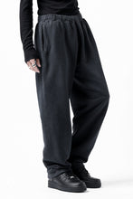 画像をギャラリービューアに読み込む, DEFORMATER.® THREE PROCESSING SWEAT REGULAR PANT - DYED/BIO/FROST EFFECT (VINTAGE BLACK)