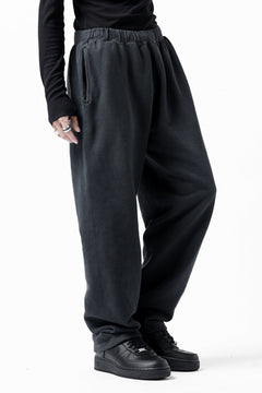 画像をギャラリービューアに読み込む, DEFORMATER.® THREE PROCESSING SWEAT REGULAR PANT - DYED/BIO/FROST EFFECT (VINTAGE BLACK)