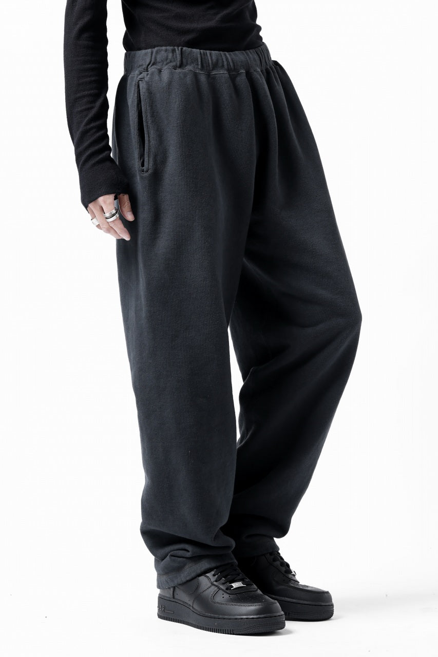 画像をギャラリービューアに読み込む, DEFORMATER.® THREE PROCESSING SWEAT REGULAR PANT - DYED/BIO/FROST EFFECT (VINTAGE BLACK)