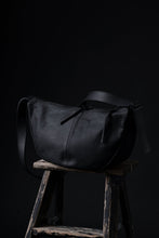画像をギャラリービューアに読み込む, ISAMU KATAYAMA BACKLASH exclusive UTILITY BAG / GUIDI OILED CALF (BLACK)