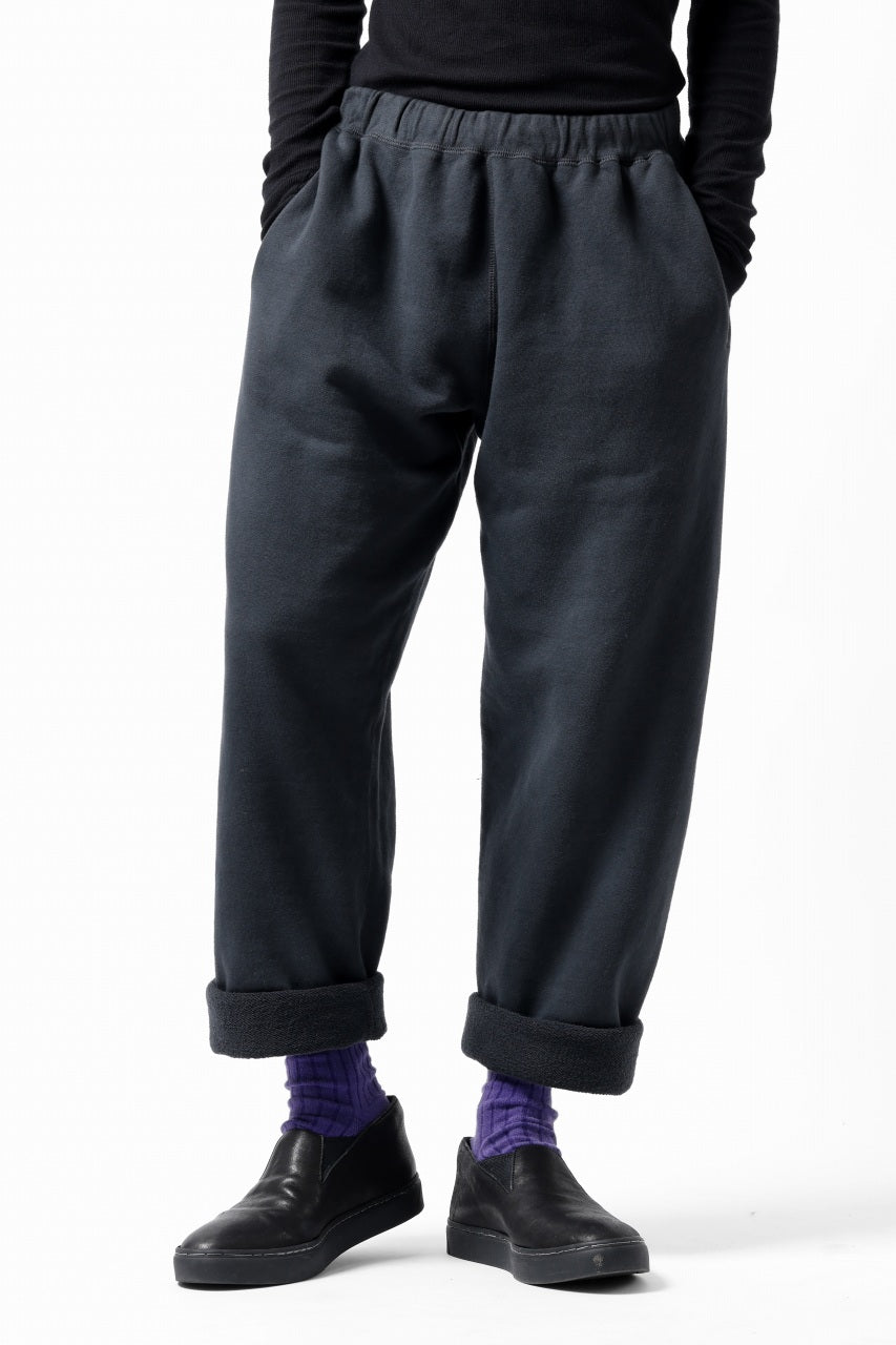 画像をギャラリービューアに読み込む, DEFORMATER.® THREE PROCESSING SWEAT REGULAR PANT - DYED/BIO/FROST EFFECT (VINTAGE BLACK)