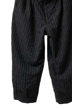 画像をギャラリービューアに読み込む, KLASICA GOSSE TWO TUCKED TROUSERS / LIGHT WEIGHT BLUR STRIPES (INK BLACK)