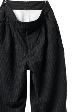 画像をギャラリービューアに読み込む, KLASICA GOSSE TWO TUCKED TROUSERS / LIGHT WEIGHT BLUR STRIPES (INK BLACK)