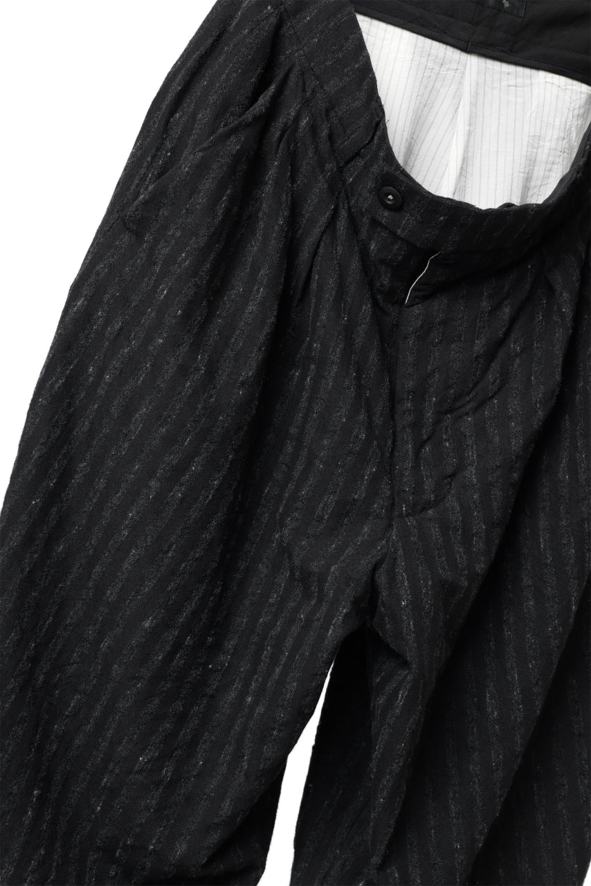 画像をギャラリービューアに読み込む, KLASICA GOSSE TWO TUCKED TROUSERS / LIGHT WEIGHT BLUR STRIPES (INK BLACK)