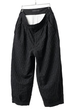画像をギャラリービューアに読み込む, KLASICA GOSSE TWO TUCKED TROUSERS / LIGHT WEIGHT BLUR STRIPES (INK BLACK)