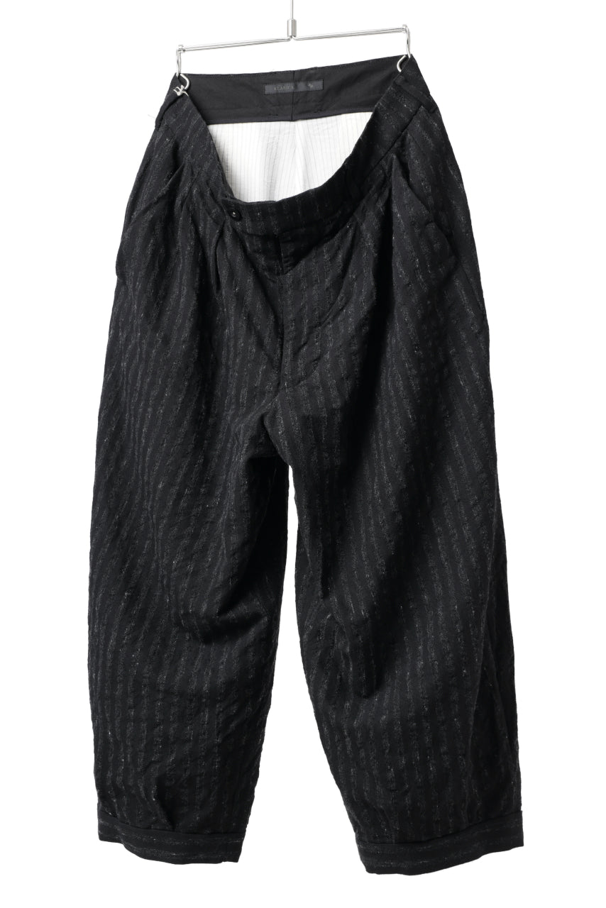 画像をギャラリービューアに読み込む, KLASICA GOSSE TWO TUCKED TROUSERS / LIGHT WEIGHT BLUR STRIPES (INK BLACK)