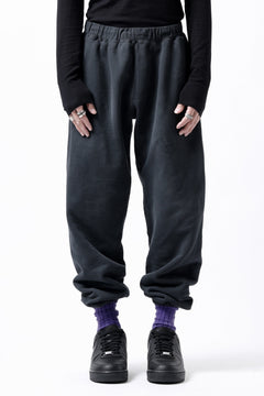 画像をギャラリービューアに読み込む, DEFORMATER.® THREE PROCESSING SWEAT JOGGER PANT - DYED/BIO/FROST EFFECT (VINTAGE BLACK)