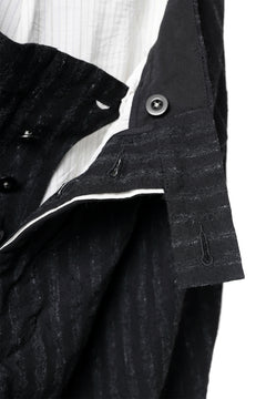 画像をギャラリービューアに読み込む, KLASICA GOSSE TWO TUCKED TROUSERS / LIGHT WEIGHT BLUR STRIPES (INK BLACK)
