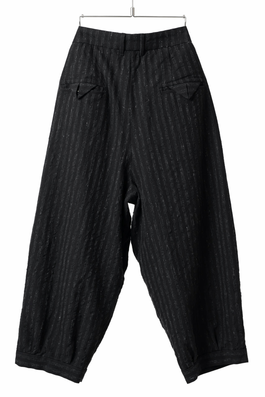 画像をギャラリービューアに読み込む, KLASICA GOSSE TWO TUCKED TROUSERS / LIGHT WEIGHT BLUR STRIPES (INK BLACK)