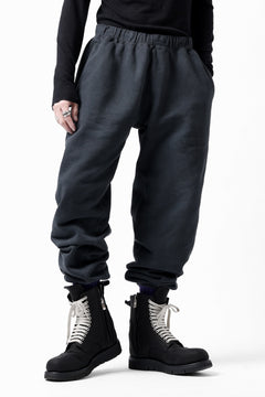 画像をギャラリービューアに読み込む, DEFORMATER.® THREE PROCESSING SWEAT JOGGER PANT - DYED/BIO/FROST EFFECT (VINTAGE BLACK)
